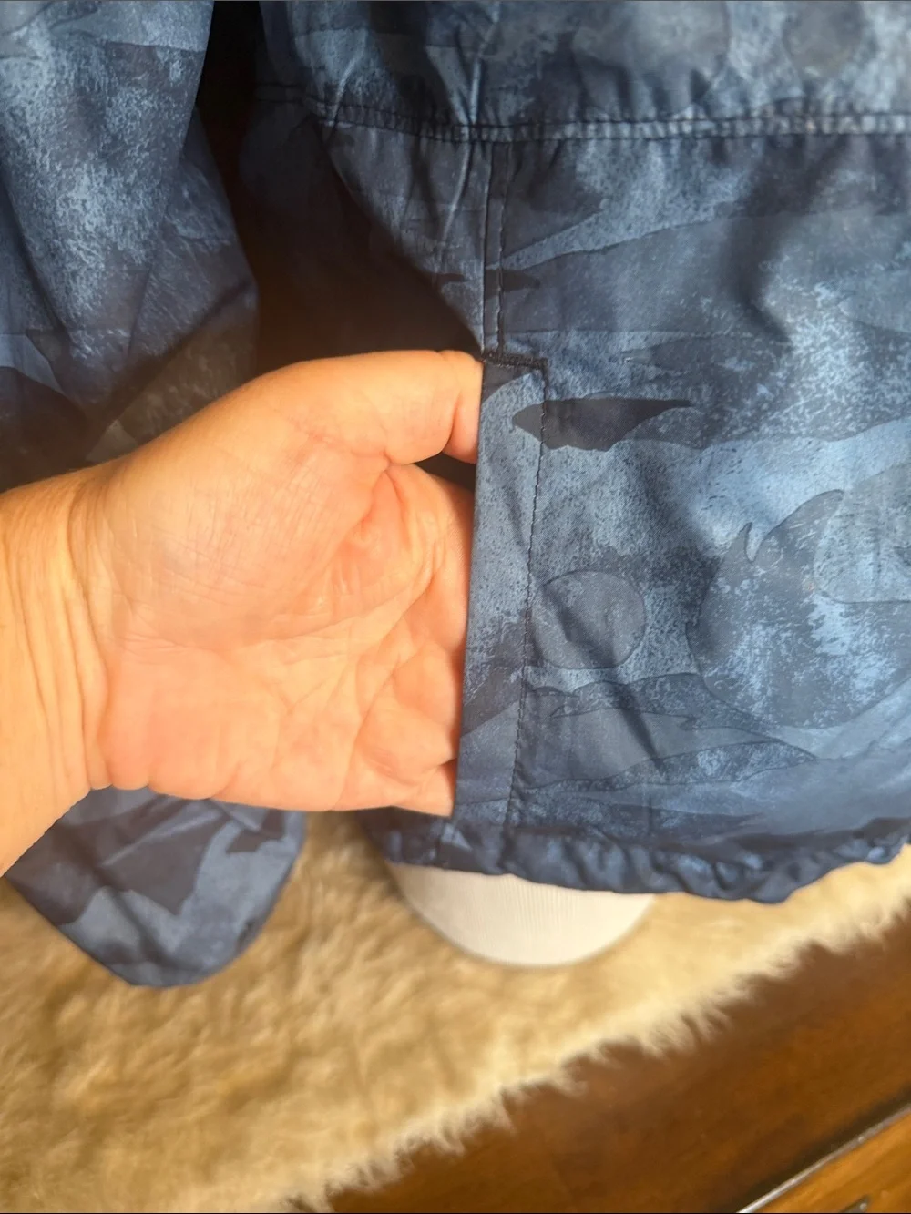 Columbia kids reversible Blue Camo Hooded Rain Shell Jacket M (1975)